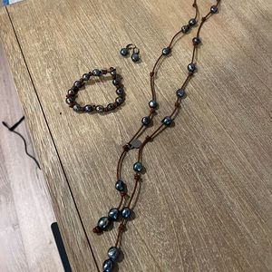 ILISSA MICHELLE jewelry - Black blue Pearl set - SOLD TOGETHER - FIRE Sale 🔥🔥